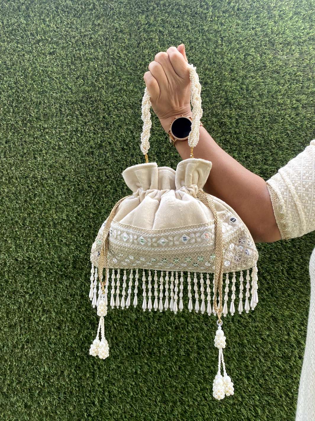Fringy Pearl Edition Potli