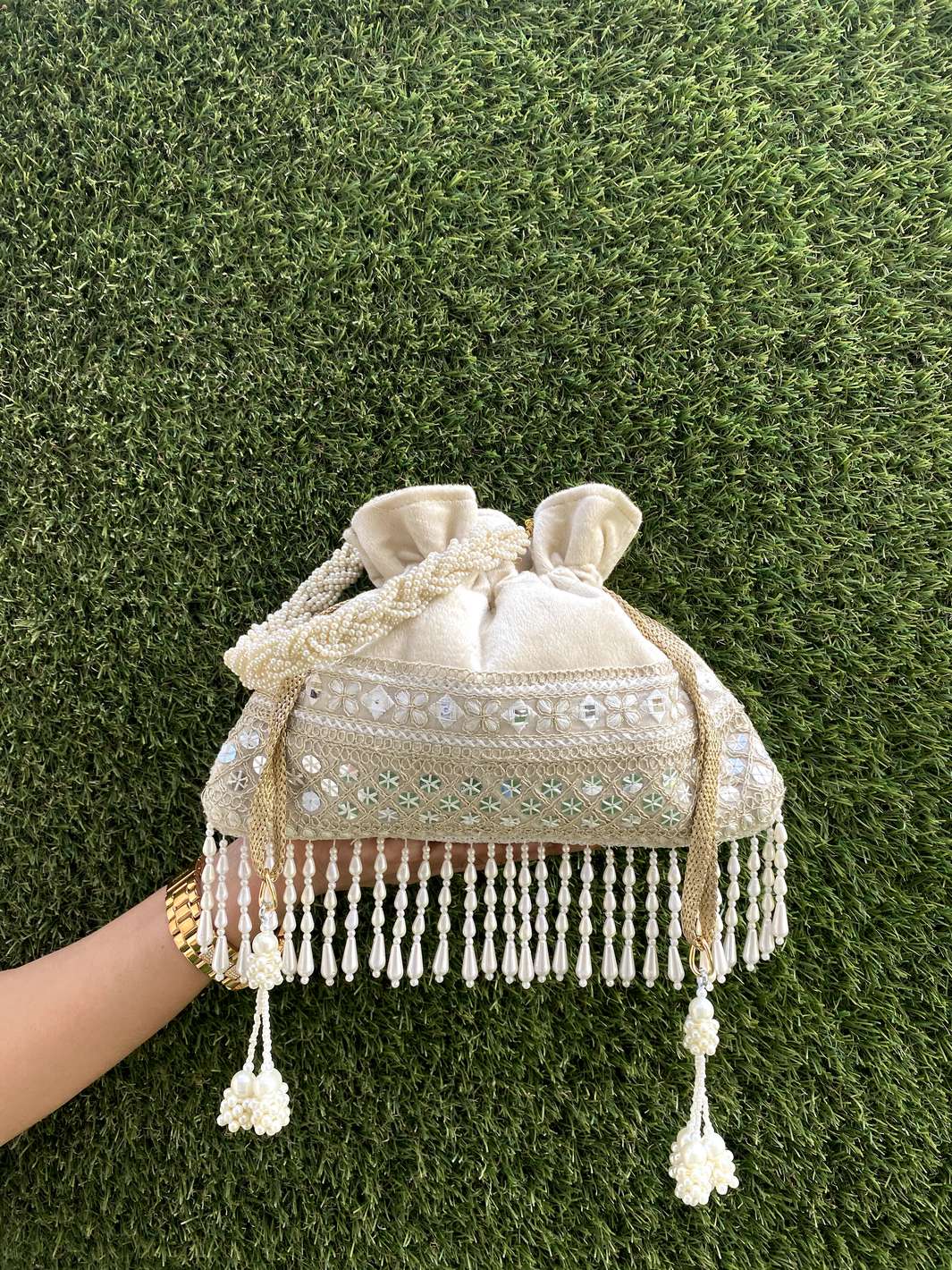 Fringy Pearl Edition Potli