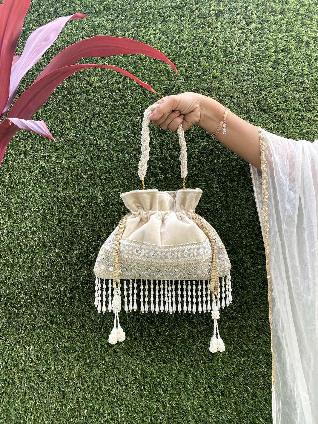 Fringy Pearl Edition Potli