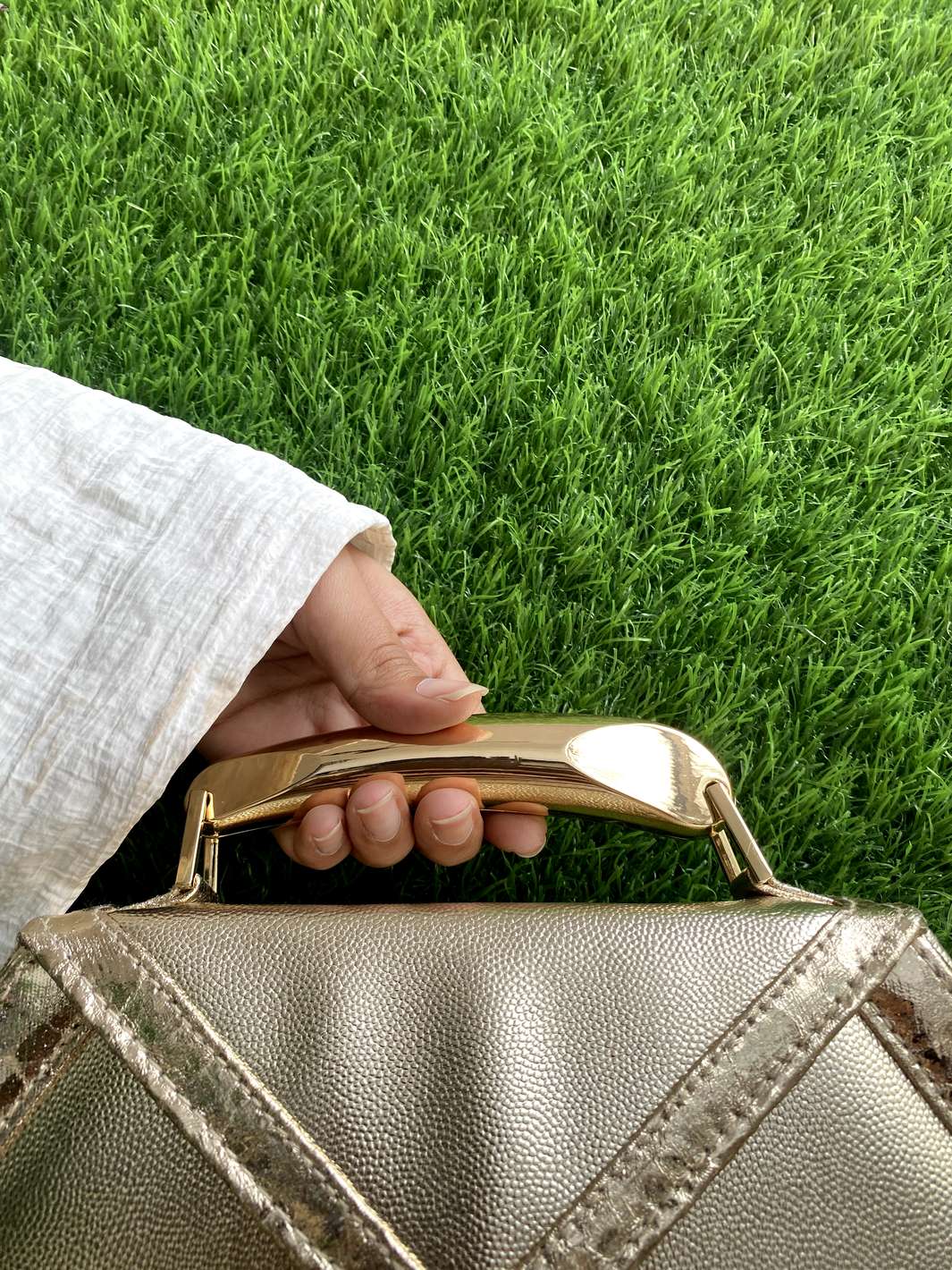 Glamour Arc Handle Clutch