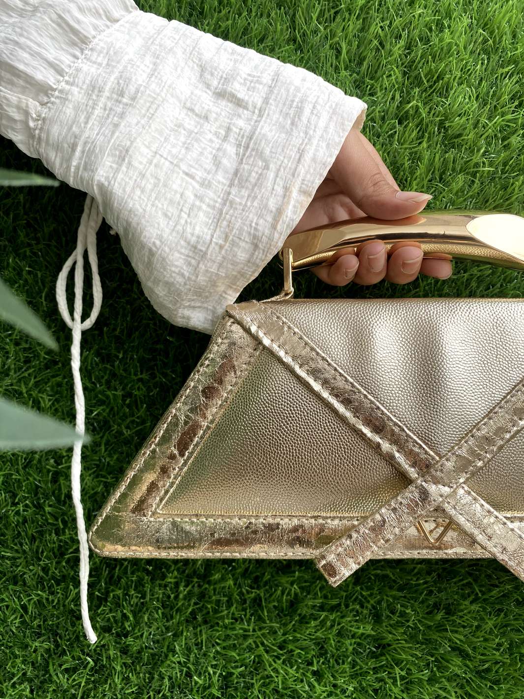 Glamour Arc Handle Clutch