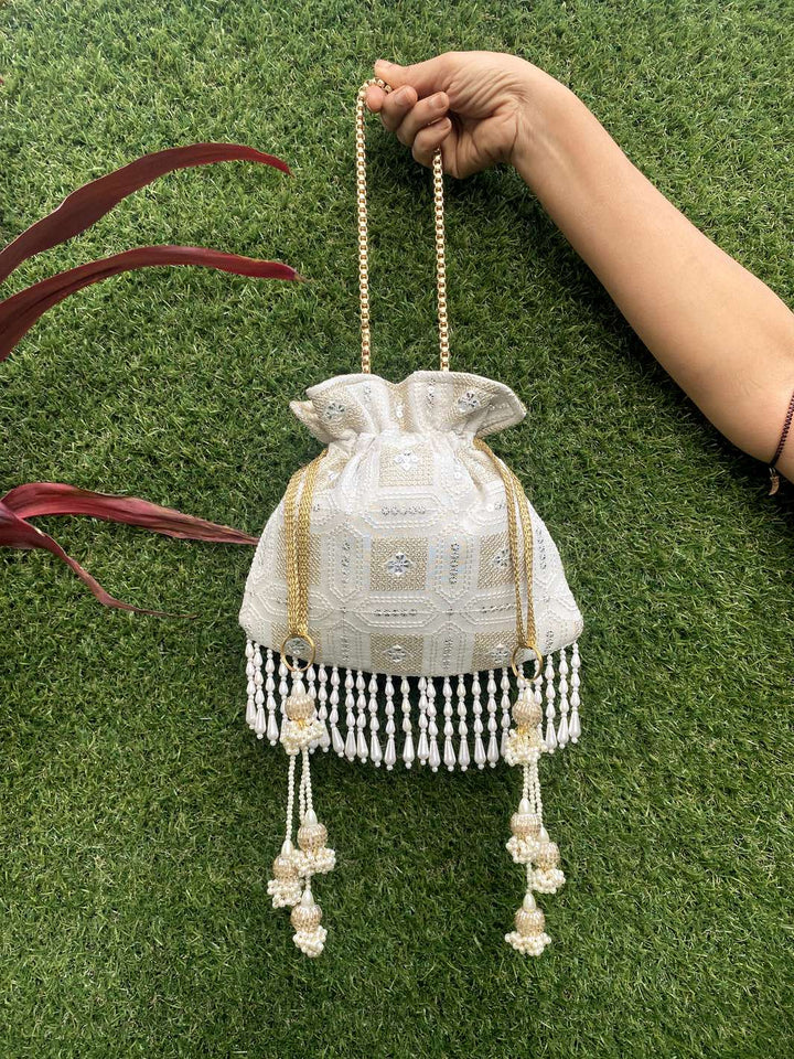 Pearl Hangs Potli