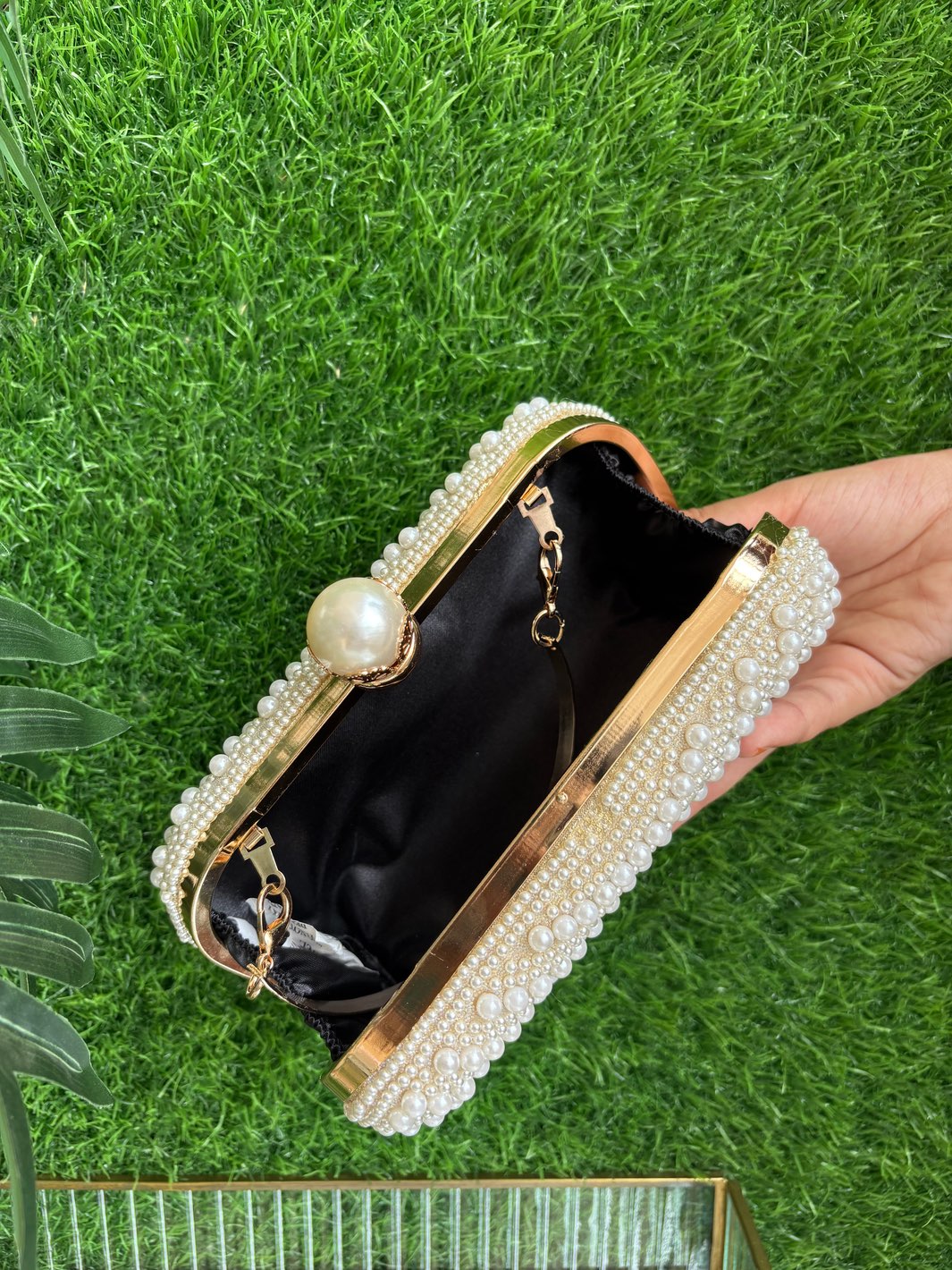 Perla Capsule Clutch