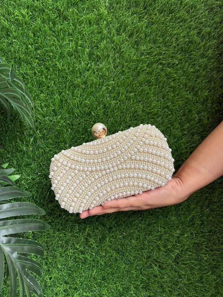 Perla Capsule Clutch